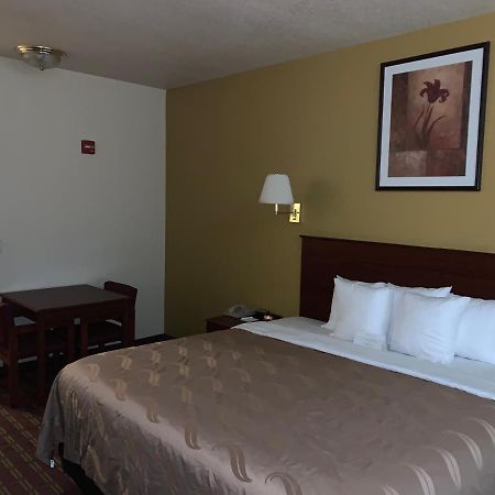 Holiday Inn Express - Wichita North - Park City By Ihg Exterior foto