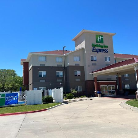 Holiday Inn Express - Wichita North - Park City By Ihg Exterior foto