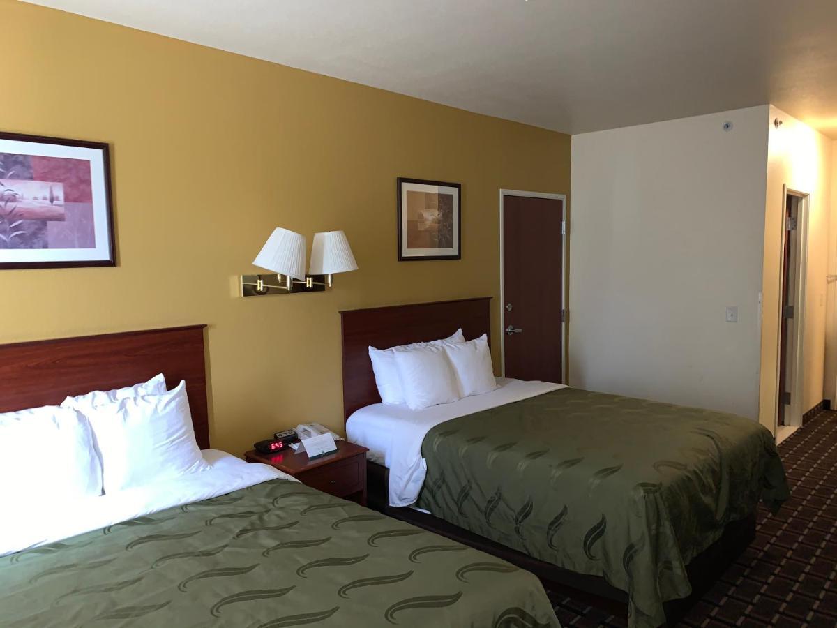 Holiday Inn Express - Wichita North - Park City By Ihg Exterior foto