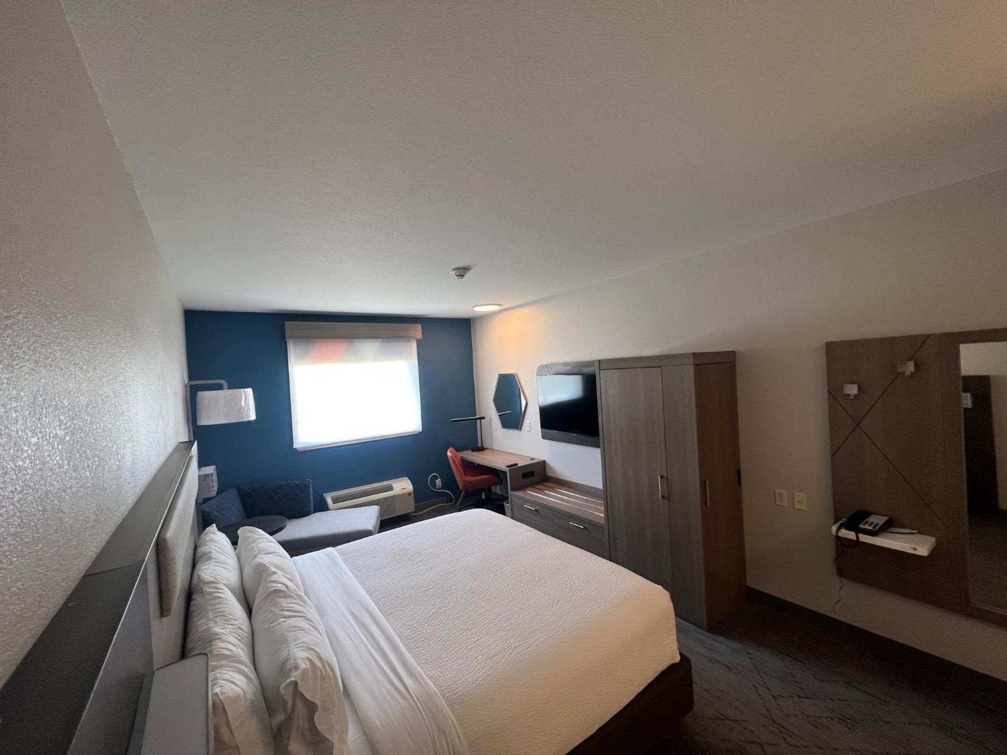 Holiday Inn Express - Wichita North - Park City By Ihg Exterior foto